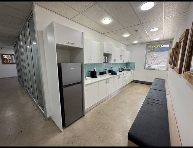 107.88M² SERVICED OFFICE TO LET IN ROSEBANK